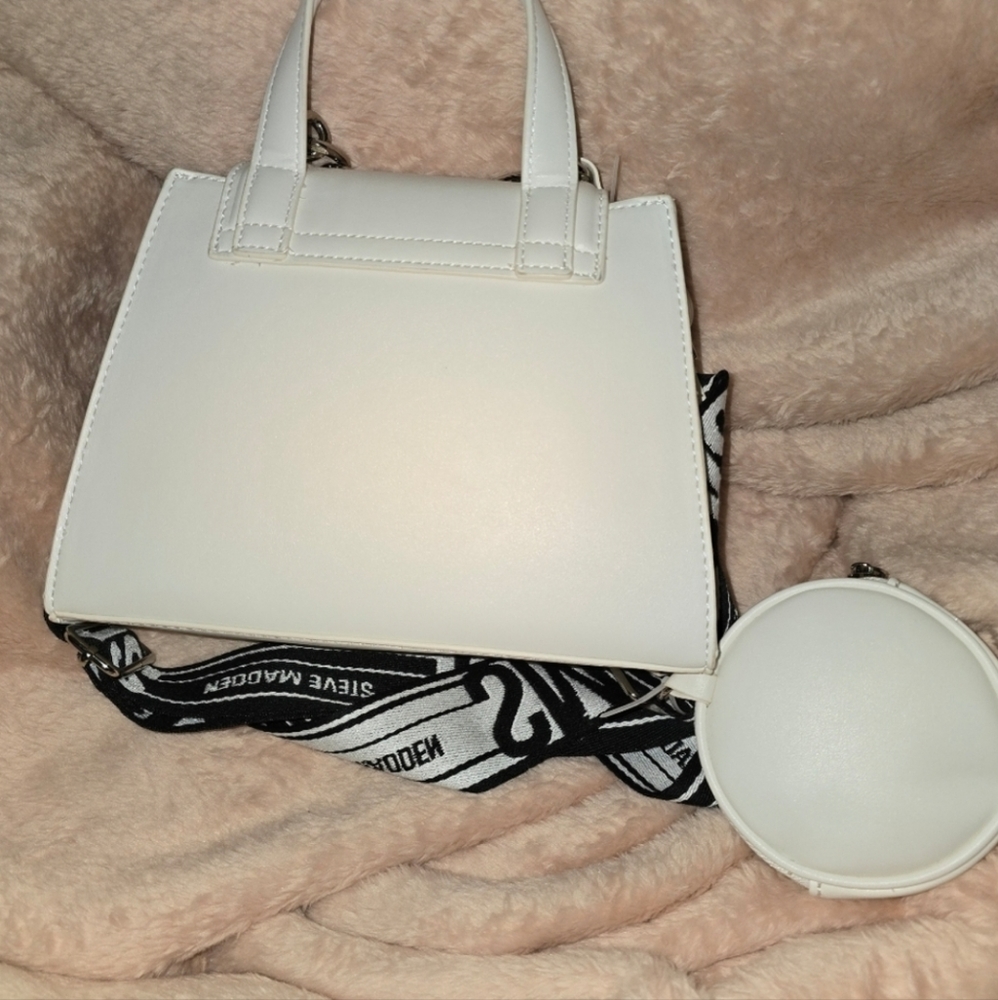White/Black Bremmy Steve Madden Crossbody - Picture 4 of 4